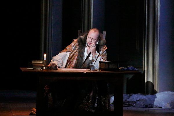 Dmitry Beloselsky as Philip II.<br/>Photo by Damir Yusupov.