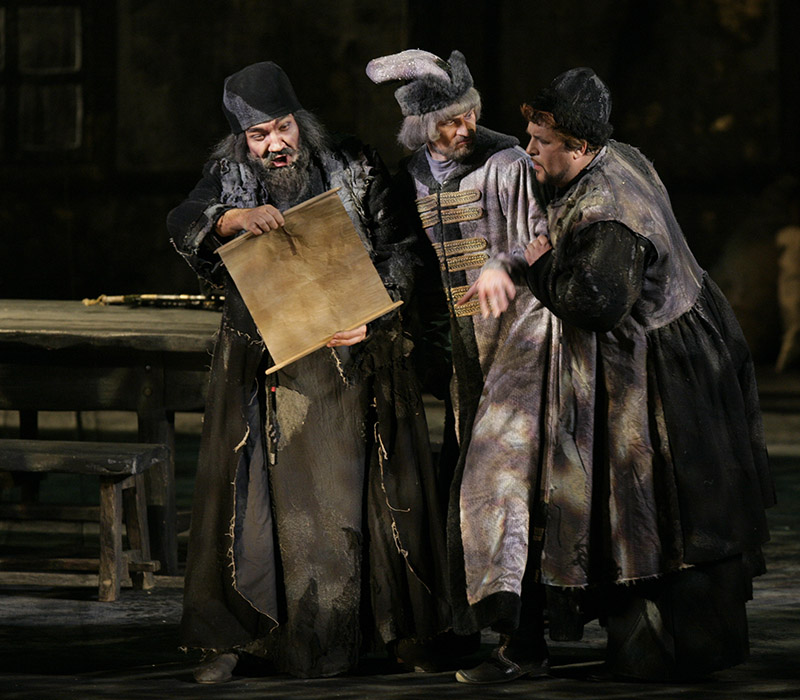 As Varlaam in Boris Godunov. Photo by Damir Yusupov.