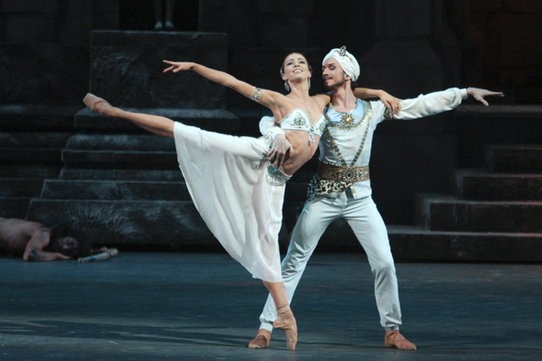 Ekaterina Krysanova as Nikia. Dmitry Gudanov as Solor. Photo by Elena Fetisova.