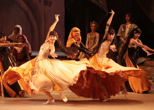 Oxana Sharova, Vera Borisenkova in Spanish Dance. Photo by Mikhail Logvinov.