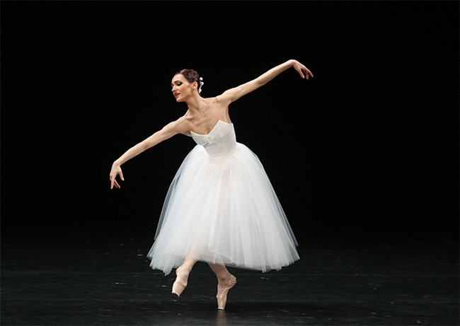 As Ballerina in Etudes. Photo by Elena Fetisova.