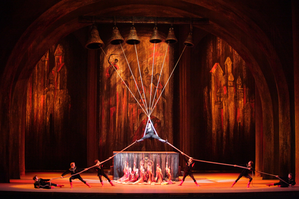 A scene from the performance. Photo by Damir Yusupov.