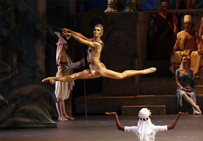 As Bronze Idol in La Bayadere. Photo by Damir Yusupov.