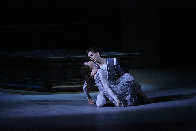 Ekaterina Krysanova as Juliet, Artemy Belyakov as Romeo. Photo by Elena Fetisova.