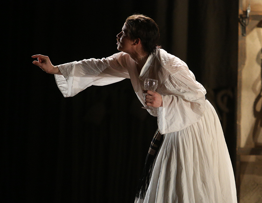 As Guglielmo in Così fan tutte.   Photo by Elena Fetisova.