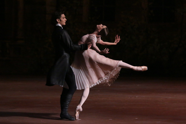 Vladislav Lantratov as Onegin.<br/> Olga Smirnova as Tatiana.<br/> Photo by Damir Yusupov.