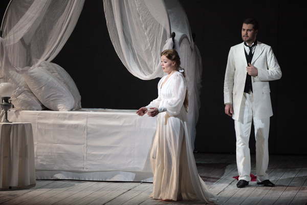 Uliana Alexyuk as Amina.<br/>Oleg Tsybulko as Count Rodolpho.<br/>Photo by Damir Yusupov.