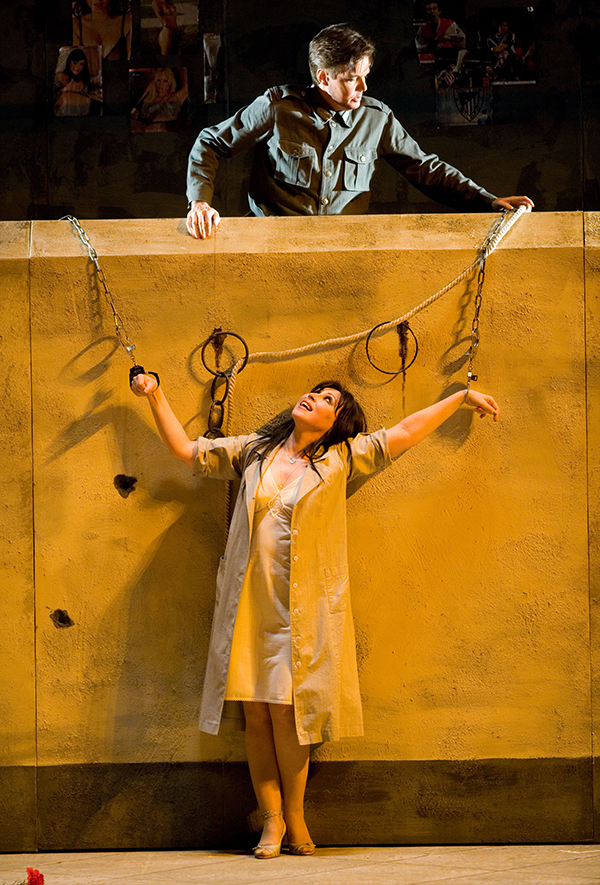 Carmen (David Pountney’s production). In the title role. Photo by Damir Yusupov. В партии Фенены в опере «Набукко». Фото Дамира Юсупова.