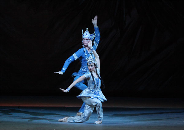 As Indian Doll in Nutcracker. Opposite Anton Savichev. Photo by Damir Yusupov.