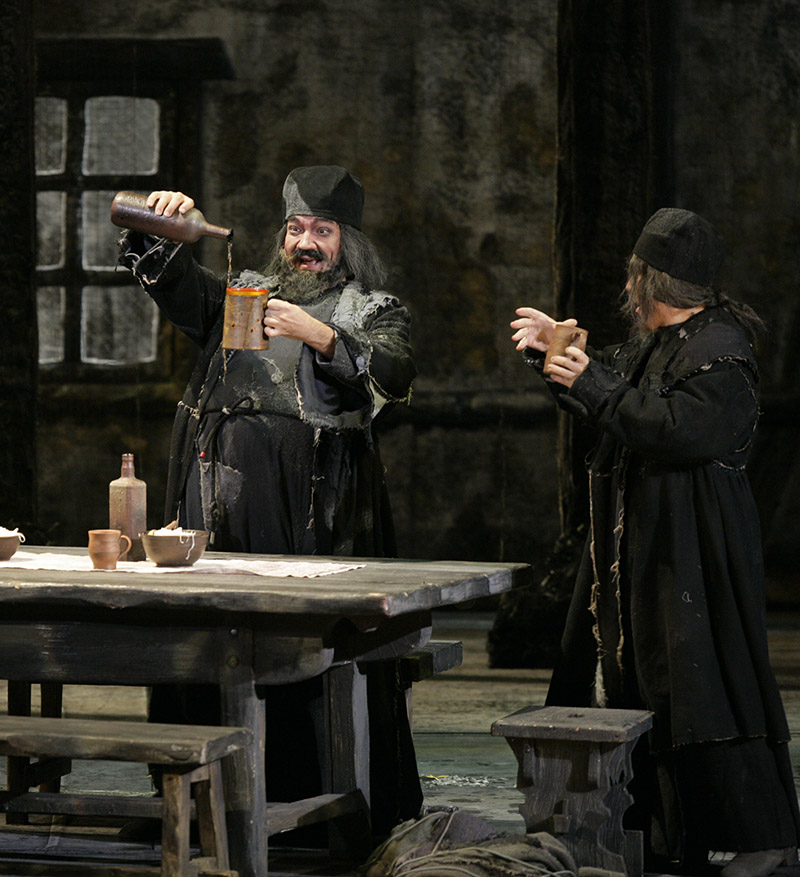 As Varlaam in Boris Godunov. Photo by Damir Yusupov.