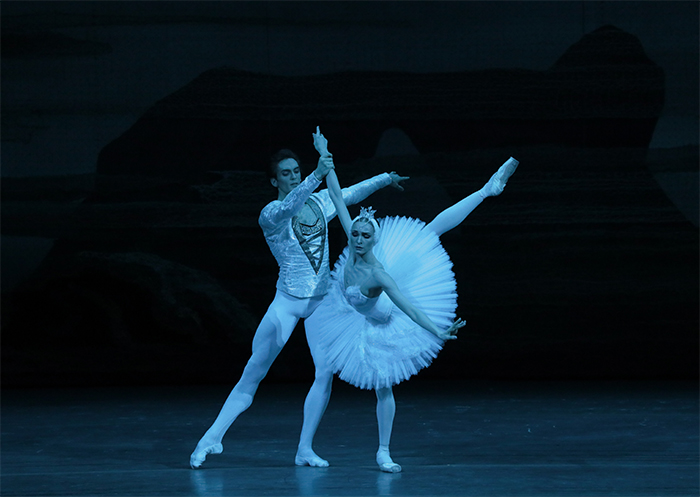 As Odette in Swan Lake. Artemy Belyakov as Prince Siegfried. Photo by Damir Yusupov.