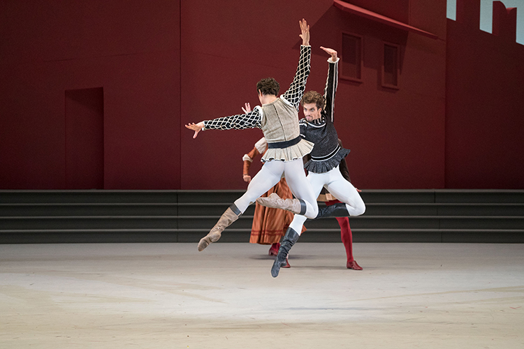 Vitaly Biktimirov as Tybalt. Igor Tsvirko as Mercutio. Photo by Pavel Rychkov.