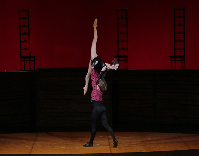 Svetlana Zakharova as Carmen. Denis Rodkin as Jose. Photo by Damir Yusupov.