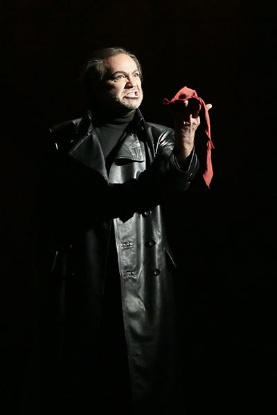 Gidon Saks as John Claggart. <br/> Photo by Damir Yusupov.