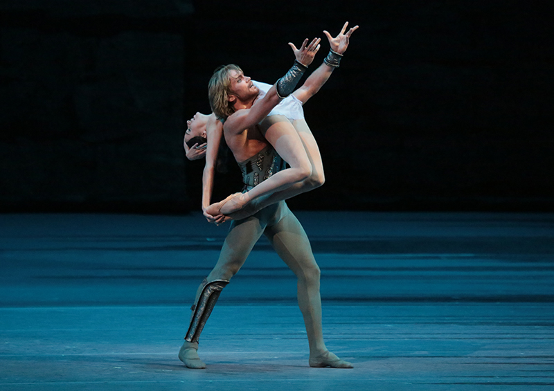 Anna Nikulina as Phrygia. Mikhail Lobukhin as Spartacus. Photo by Damir Yusupov.