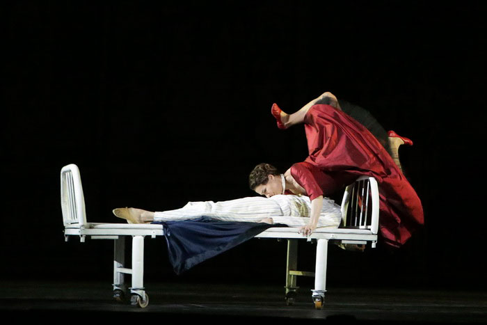 Anna Balukova as Gertrude.<br/> Victor Barykin as Denmark’s King.<br/> Photo by Damir Yusupov.