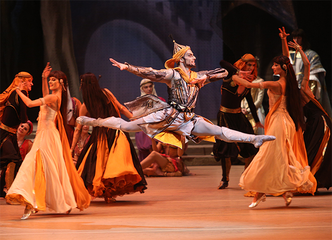 As Abderakhman in Raymonda. Photo by Elena Fetisova.