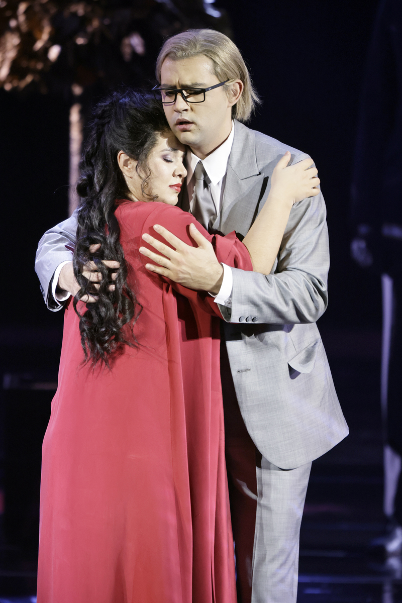 Albina Latipova as Donna Anna, Bekhzod Davronov as Don Ottavio. <br>Photo by Damir Yusupov.