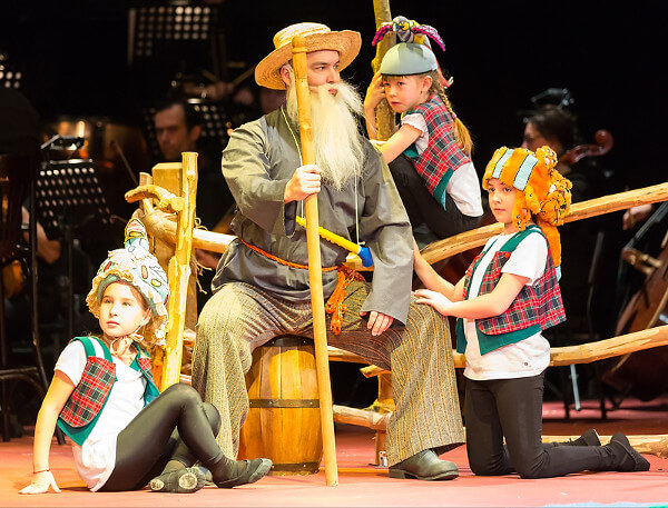 As Grandfather in Peter and the Wolf.  Photo by Vladimir Mayorov.