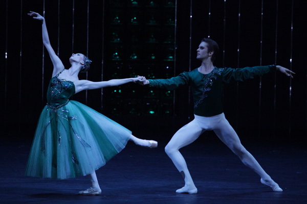 Emeralds.<br/>Olga Smirnova, Karim Abdullin.<br/>Photo by Damir Yusupov.