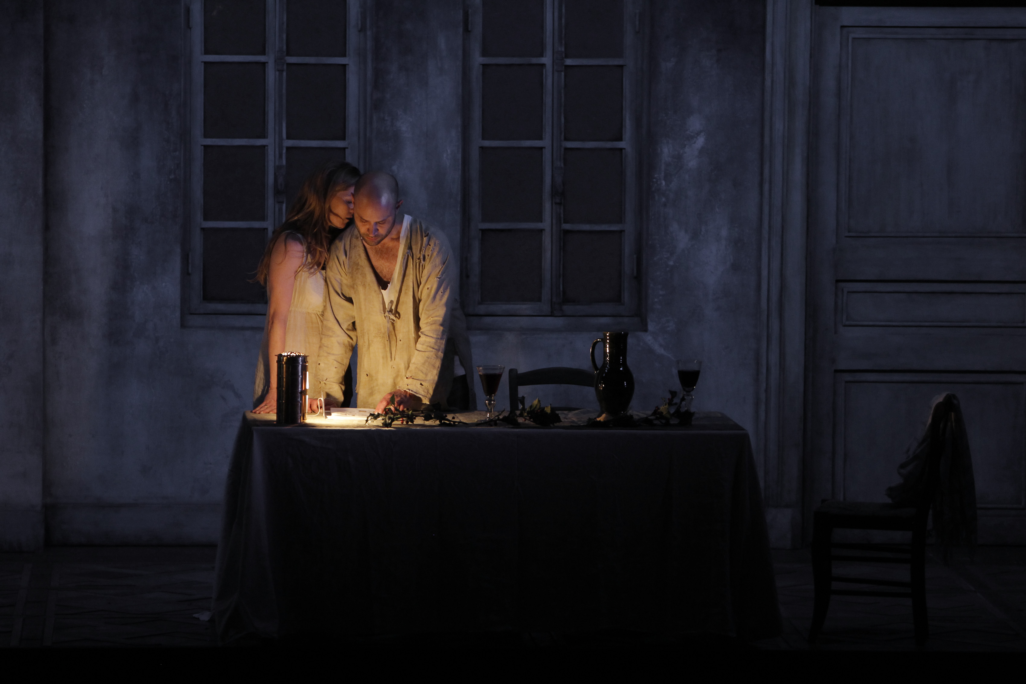 Barbara Hannigan as Agnès. <br/>Bejun Mehta as The Boy.<br/>Photo by Victor Pascal.