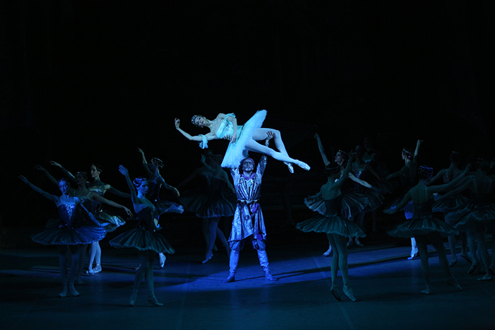 Olga Smirnova as Raymonda. Mikhail Lobukhin as Abderakhman. Photo by Elena Fetisova.