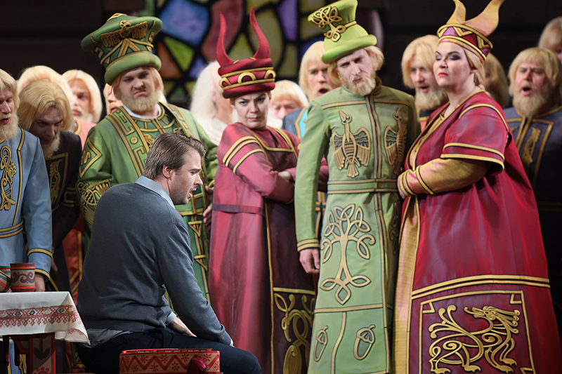 Ivan Gyngazov as Sadko. <br/>Sergei Radchenko as Foma Nazaryich.  Evgenia Segenyuk as his wife.<br/>Pyotr Migunov as Luka Zinovyich. Maria Barakova as his wife. <br/>  Photo by Damir Yusupov.