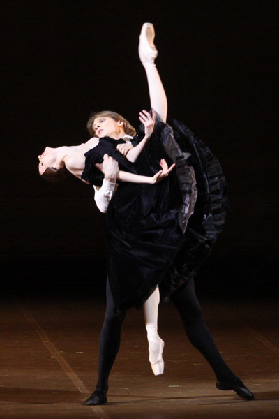 As Marguerite in Lady of the Camellias.Edvin Revazov as Armand.Photo by Elena Fetisova.