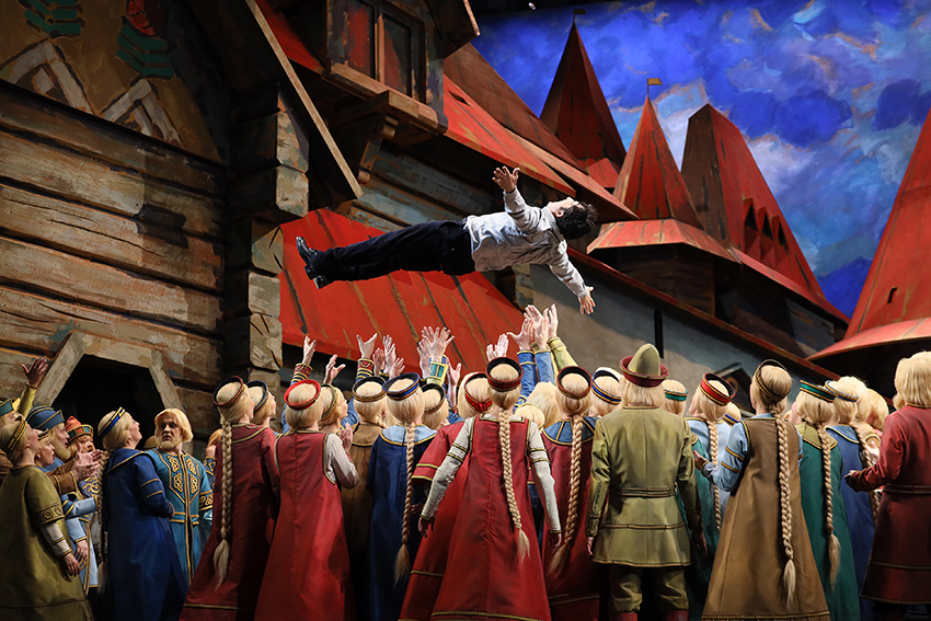 A scene from the performance. <br/> Nazhmiddin Mavlyanov as Sadko. <br/> Photo by Damir Yusupov.