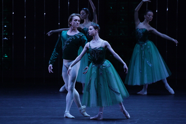 Emeralds.<br/>Dmitry Gudanov, Nina Kaptsova.<br/>Photo by Damir Yusupov.