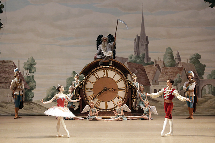 Daria Khokhlova as Swanilda. Artemy Belyakov as Frantz. Photo by Damir Yusupov.