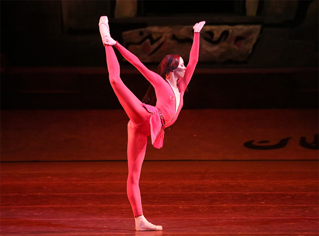 As Mekhmene Banu in A legend of Love. Photo by Damir Yusupov.