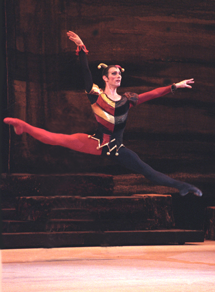 Vyacheslav Lopatin as The Fool. Photo by Nadezhda Bausova.