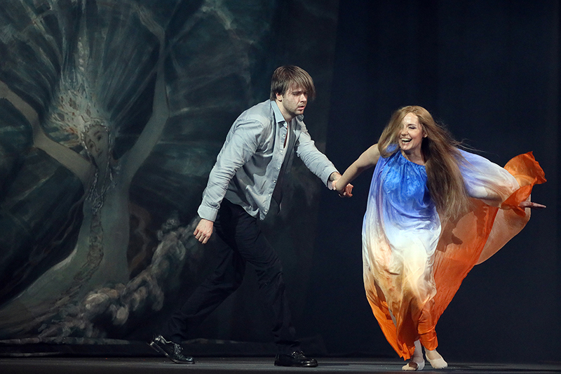 Ivan Gyngazov as Sadko. Nadezhda Pavlova as Volkhova. <br/> Photo by Damir Yusupov.