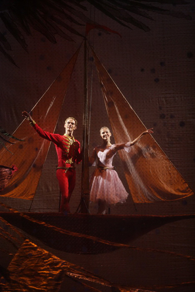 Anastasia Stashkevich as Marie.<br/> Vyacheslav Lopatin as Nutcracker-Prince.<br/> Photo by Damir Yusupov.