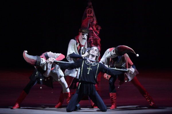 Alexander Volchkov as Ivan IV. Photo by Damir Yusupov.