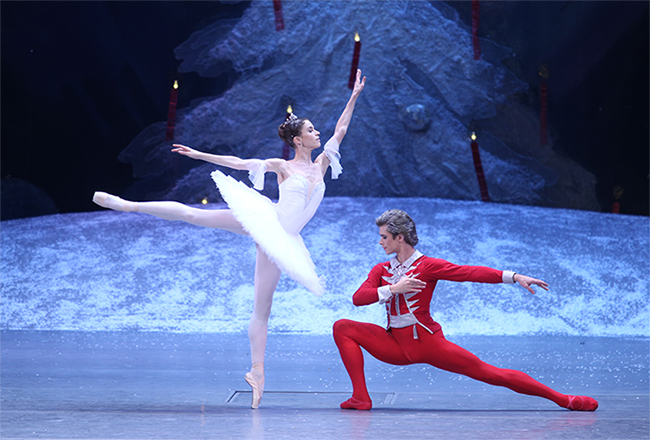 As Marie in Nutcracker. Artem Ovcharenko as Nutcracer-Prince. Photo by Elena Fetisova.