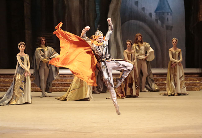 As Abderakhman in Raymonda. Photo by Damir Yusupov.