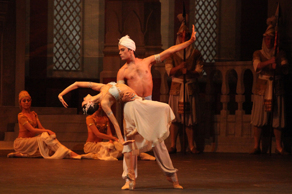  Olga Smirnova as Nikia. Egor Khromushin as Slave. Photo by Damir Yusupov.