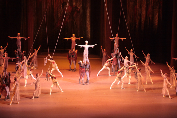 A scene from the performance. Photo by Damir Yusupov.