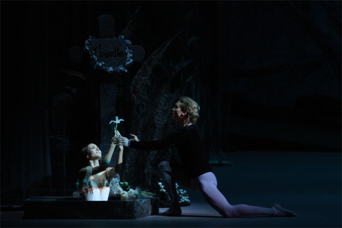 Ekaterina Shipulina as Giselle.<br/>Mikhail Lobukhin as Count Albrecht.<br/>Photo by Elena Fetisova.