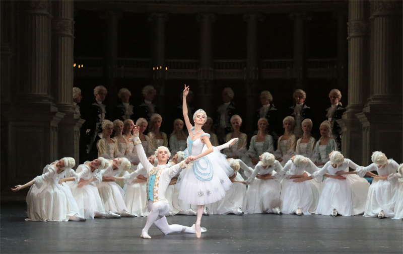 As Marchesa Sampietri in Marco Spada. Semyon Chudin as Prince Frederici. Photo by Damir Yusupov.