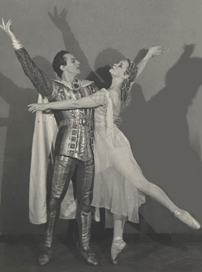 In the title part in Raymonda.Mikhail Gabovich as Jean de Brienne.Photo by A. Vorotynsky(from the Bolshoi Theatre museum).