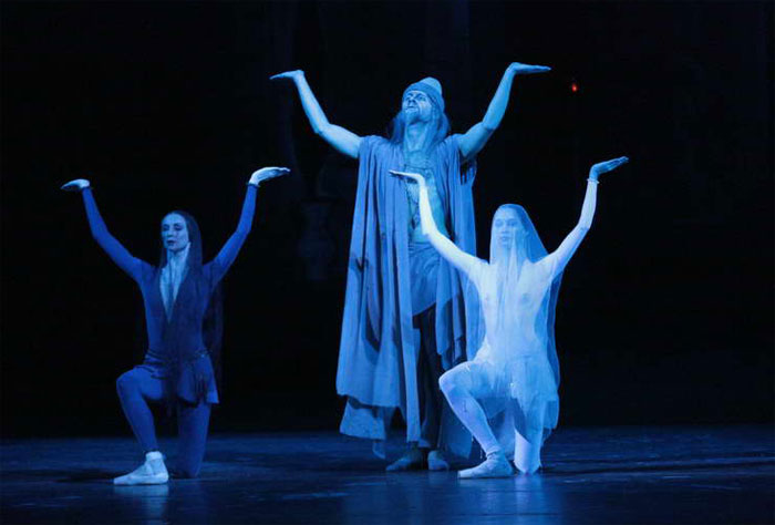 Svetlana Zakharova as Queen Mekhmene Banu. <br/> Evgeny Golovin as Stranger.<br/> Anna Nikulina as Princess Shireen.<br/> Photo by Mikhail Logvinov.