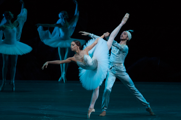 Ekaterina Krysanova as Nikia. Dmitry Gudanov as Solor. Photo by Elena Fetisova.