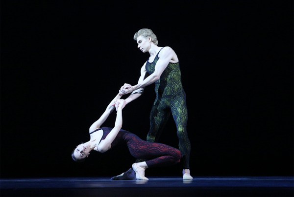 In Frank Bridge Variations. Opposite Mikhail Kryuchkov. Photo by Elena Fetisova.