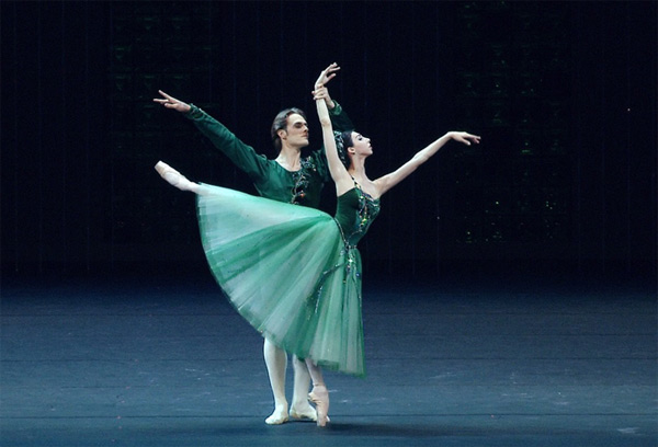 Emeralds. Opposite Ivan Alexeyev. Photo by Damir Yusupov.