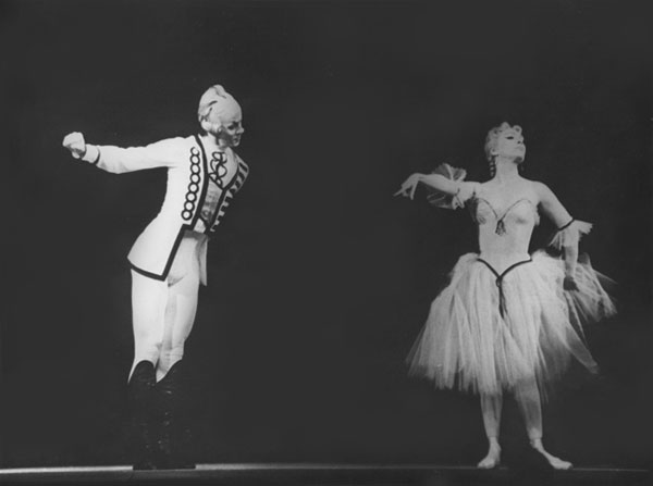 As Emperor Pavel in Lieutenant Kijé.Raisa Struchkova as Maid of Honor.Photo from the artist's archive.