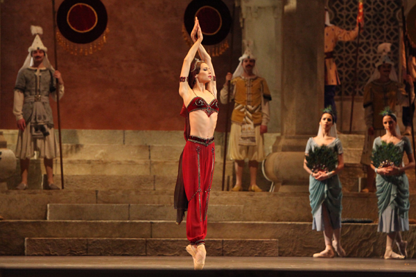 Svetlana Zakharova as Nikia. Photo by Damir Yusupov.