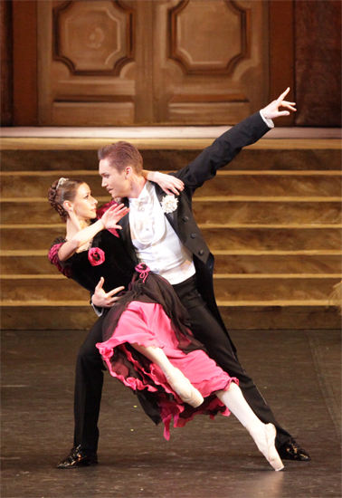 In the title part in Anyuta.Mikhail Lobukhin as Artynov.Photo by Damir Yusupov.